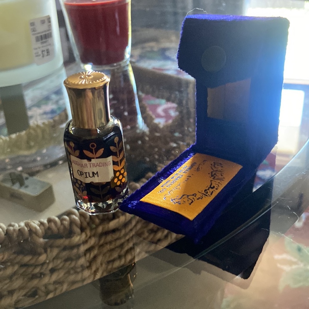 Opium Perfume in a pretty case - Picture 2 of 3